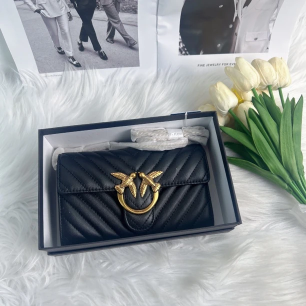 全新未使用 PINKO PINKO黑色条纹单肩包