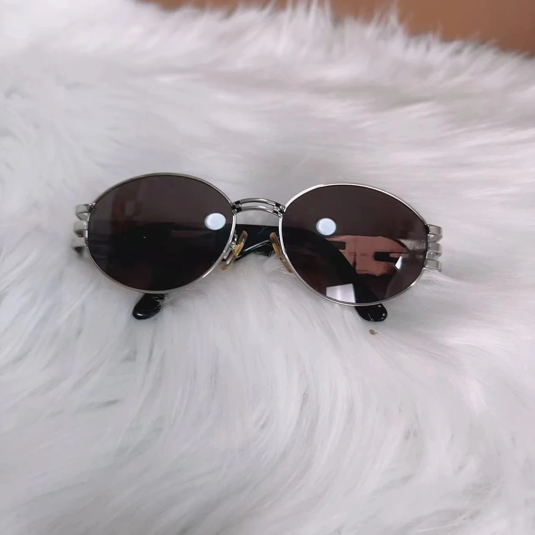 95新 FENDI/芬迪 芬迪 百搭款黑色墨镜
