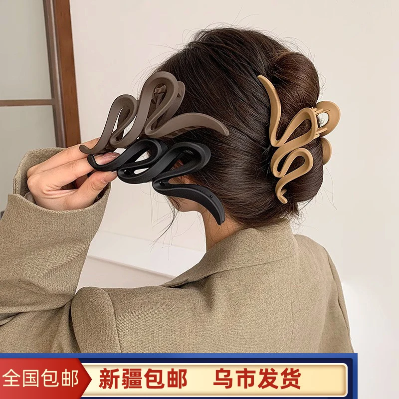 新疆包邮新款美拉德曲线抓夹女后脑勺盘发发夹鲨鱼夹盘头发抓夹
