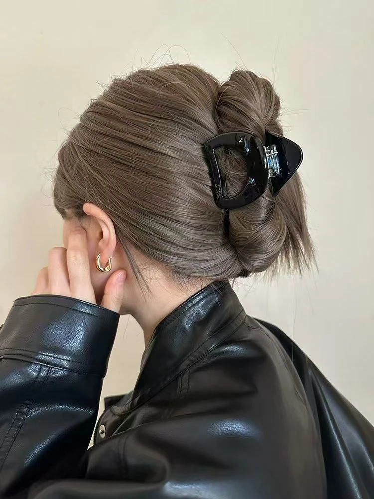 新疆包邮新款镂空半圆中号抓夹女高级感后脑勺发夹气质鲨鱼夹发夹