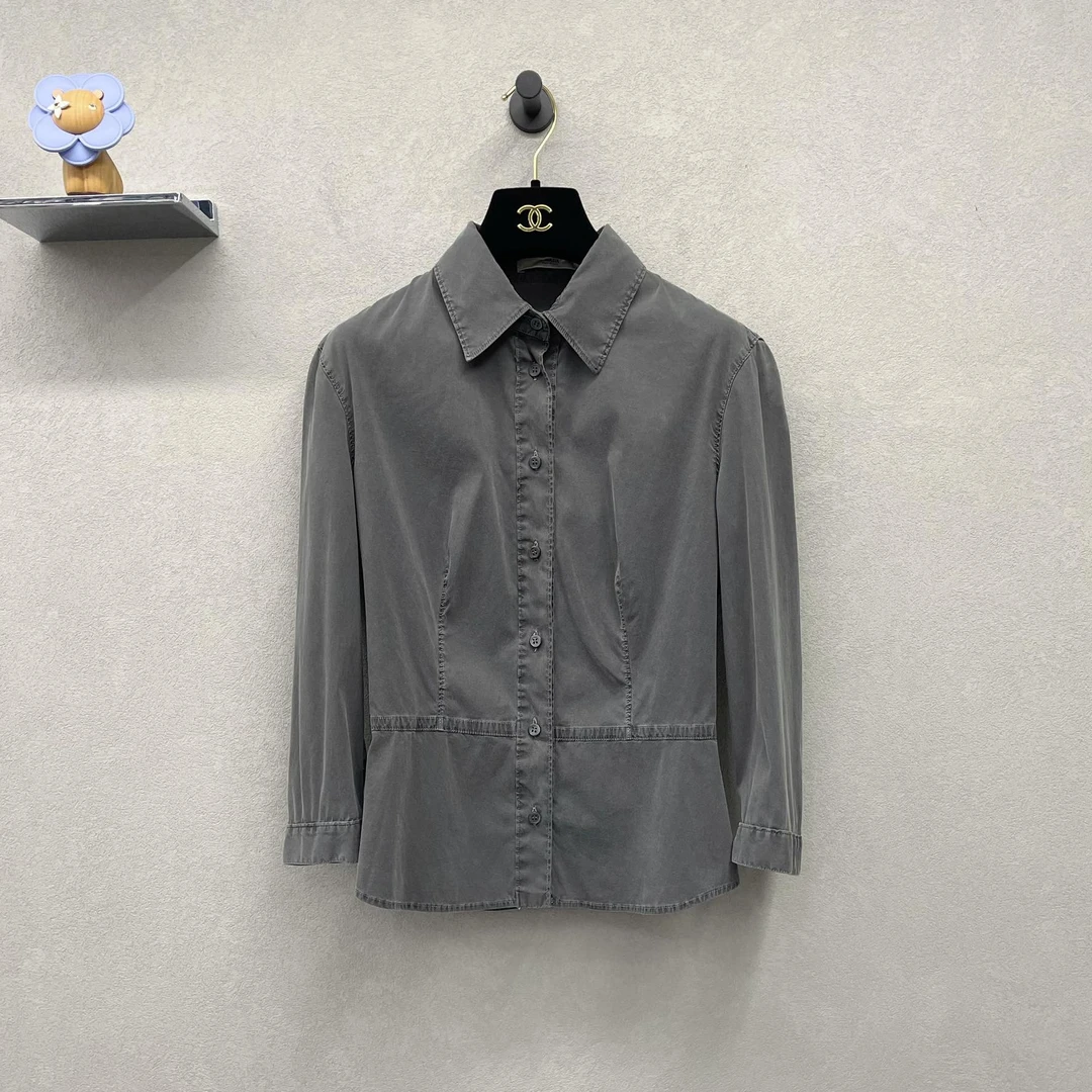 Prada/普拉达时尚灰色长袖 尺码38（胸围约88）百搭休闲 上身显瘦