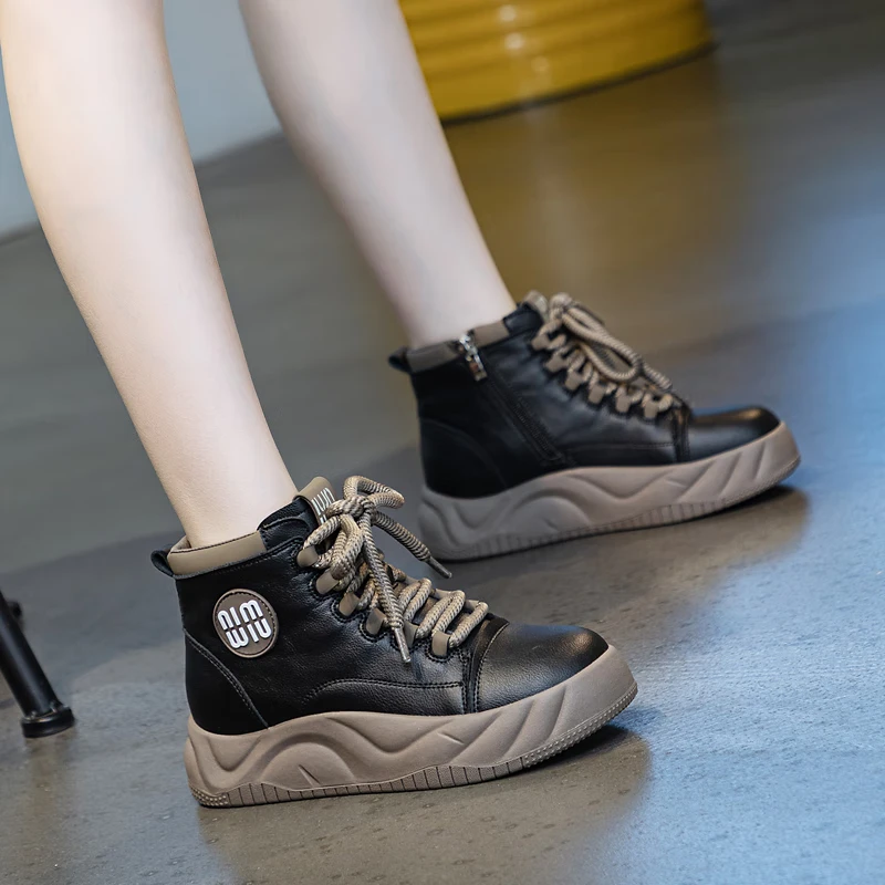 短靴女2023年冬季新款女鞋厚底马丁靴加绒加厚棉鞋面包鞋软底靴子