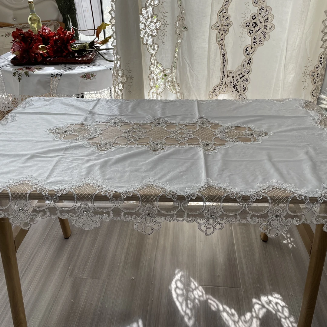 DY010-7金丝绒（100*150cm长方）白色金丝绒车轱绣桌布