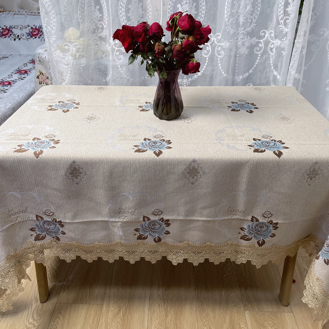 DY241-3贡缎（150*220cm长方）米色蓝花小牡丹花贡缎桌布