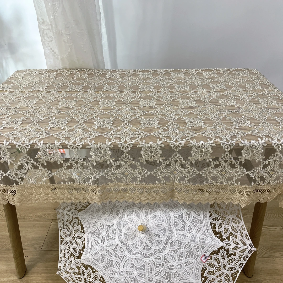 DY016-13丝光线（130*180长方）米色莲花桌布