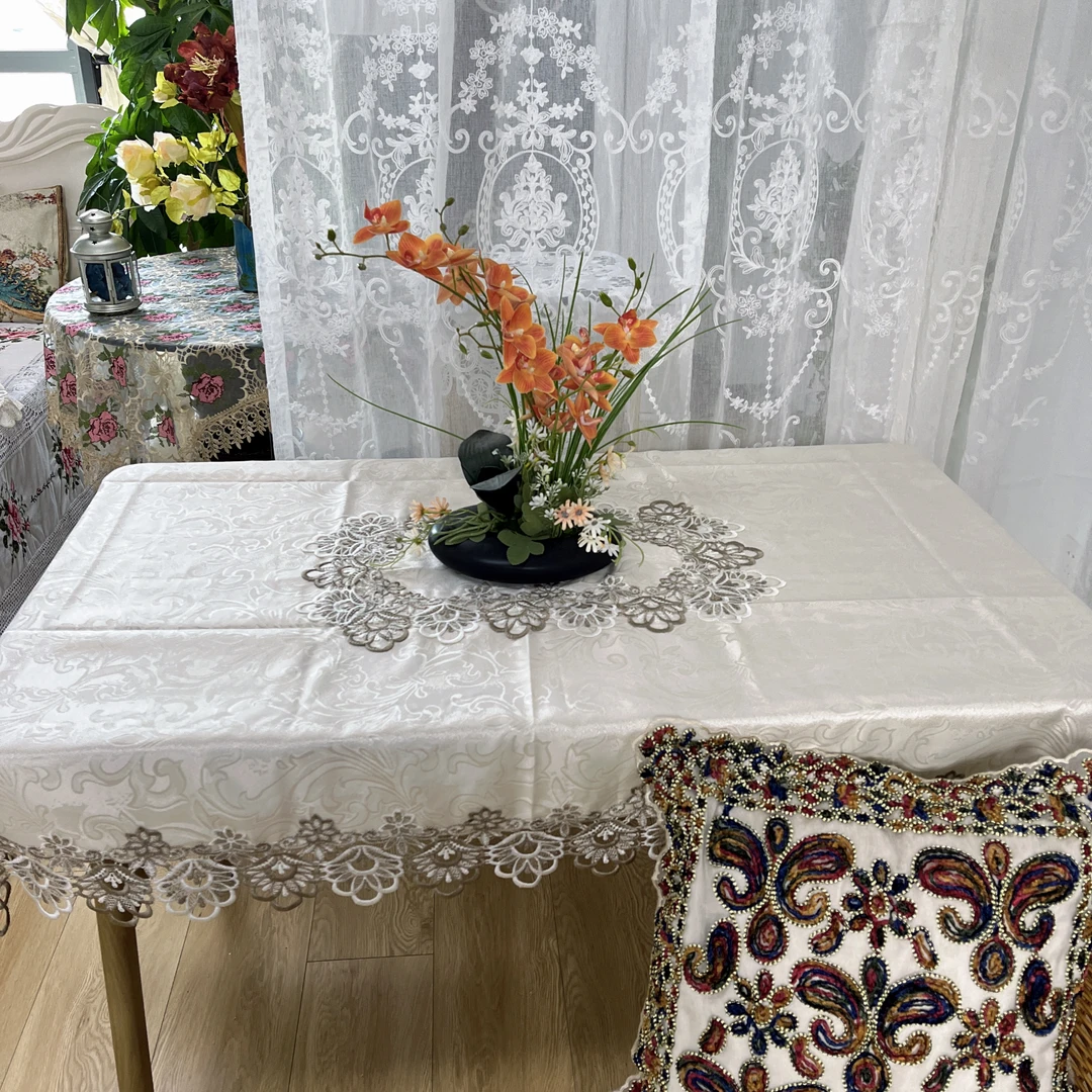 DY129-8贡缎（105*150cm长方）法式款白棕花边印花百搭（桌布）