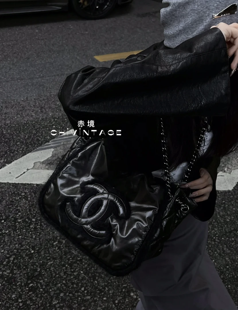 95新 Chanel/香奈儿 1118 黑色羽绒翻盖机场单肩包10-11