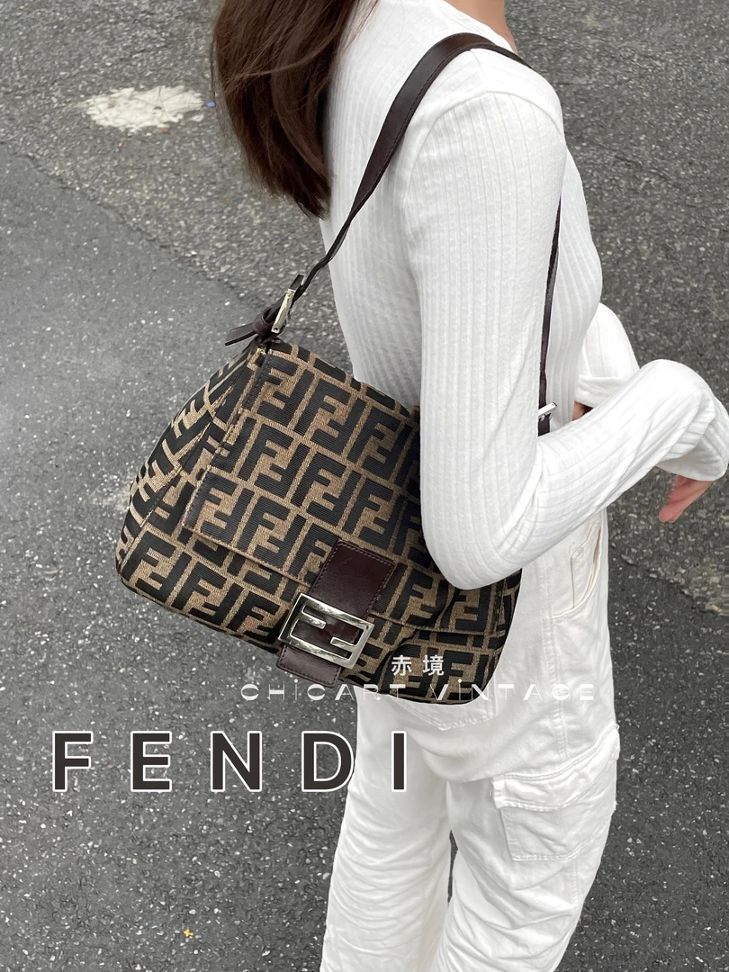 95新 FENDI/芬迪 老花银扣大法棍baguette复古经典款单肩包 002