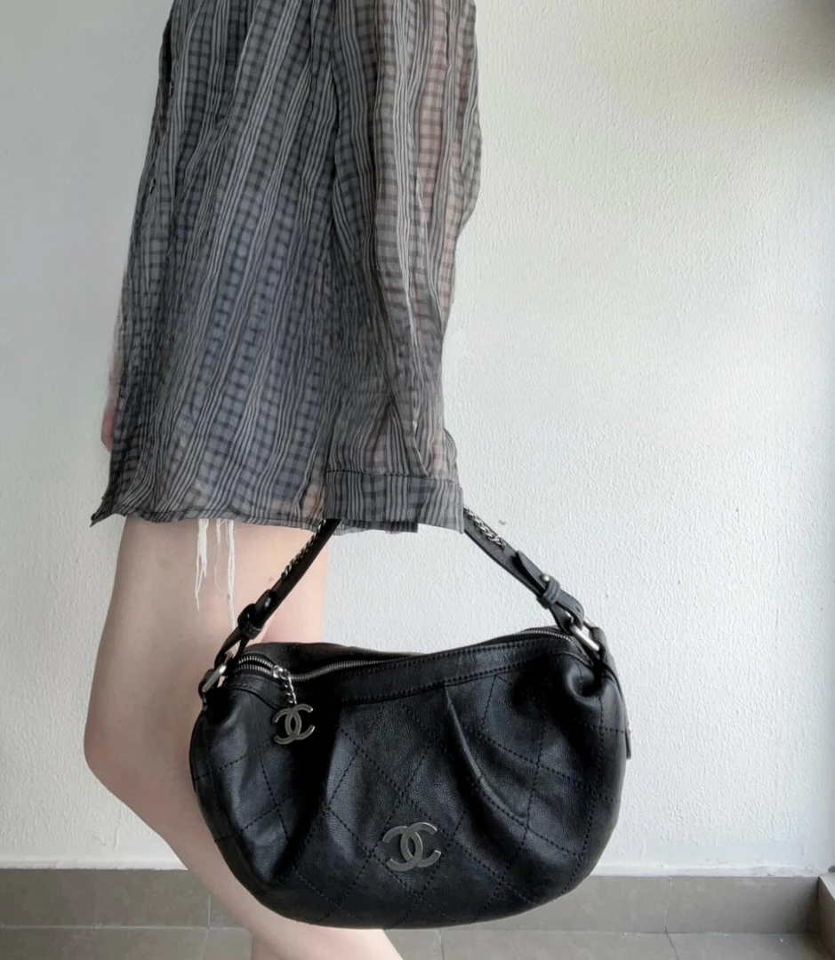 95新 Chanel/香奈儿 3045 黑银鱼子酱hobo饺子单肩包05-06