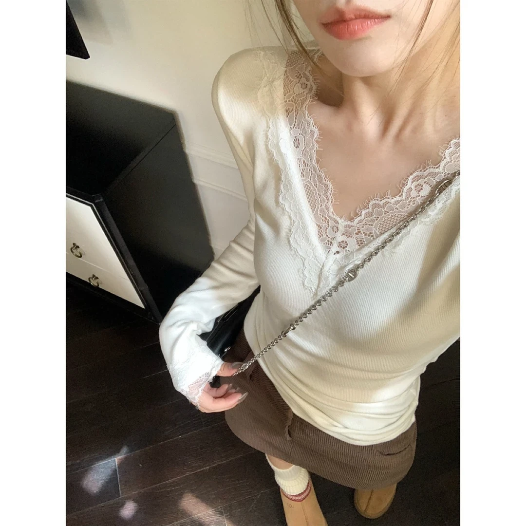 纯欲感蕾丝拼接领长袖打底衫女秋冬磨毛温柔风内搭弹力V领T恤上衣