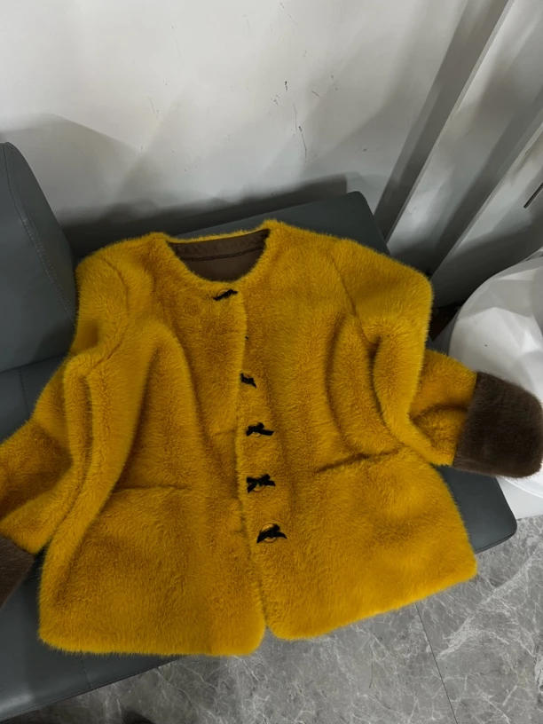 6900保暖厚款女冬季短外套加厚黄色毛绒时尚短款女装皮毛一体