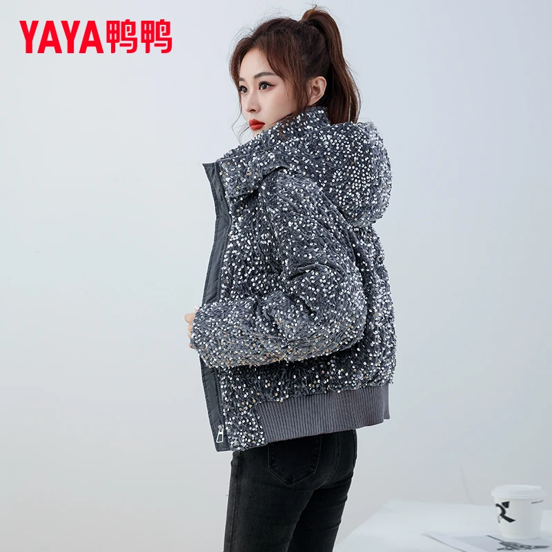 YAYA/鸭鸭女短款时尚休闲亮片立领宽松保暖短款羽绒服YE4B702401E