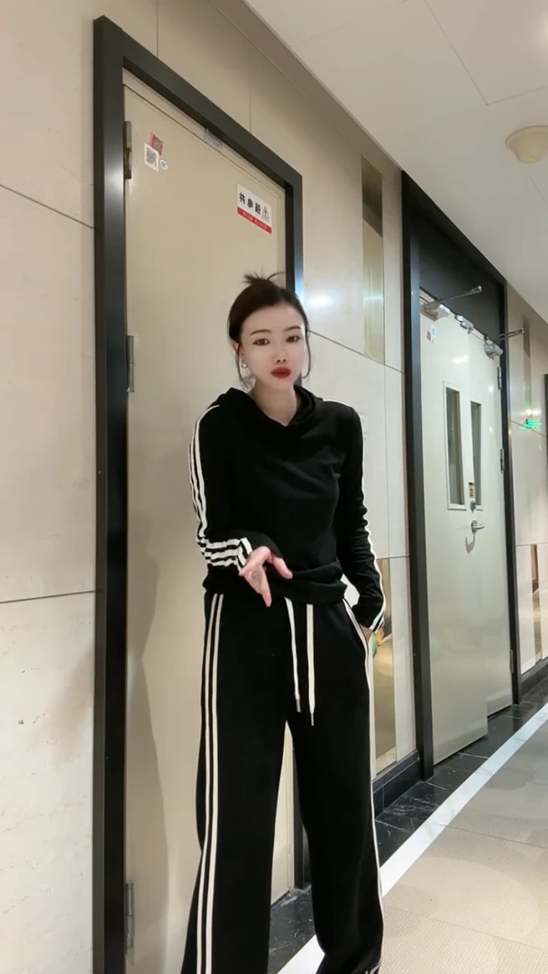 欧洲站2024年秋季新款时尚条纹拼色套头连帽长袖T恤女休闲打底衫