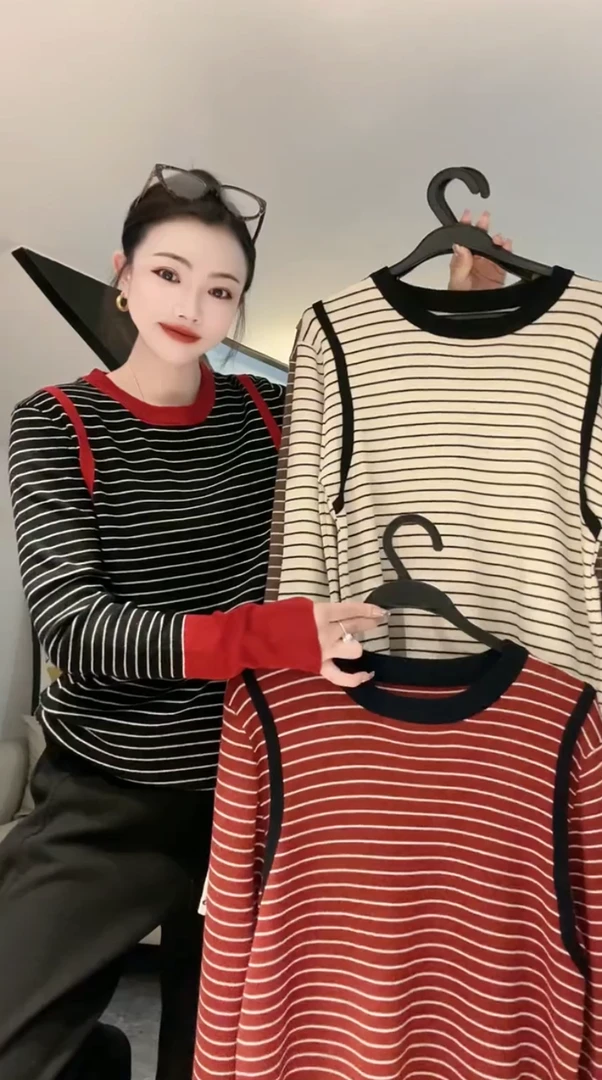 欧洲站2024秋冬新款时髦洋气减龄撞色条纹显瘦圆领长袖T恤上衣女
