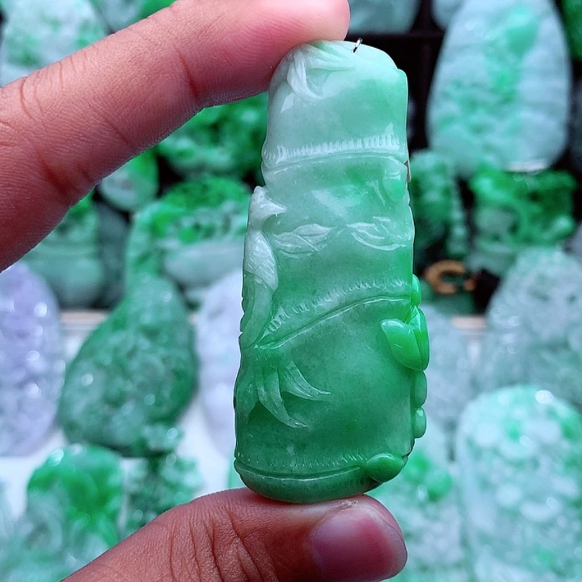 【闪购商品】翡翠颈饰未镶嵌杭****院