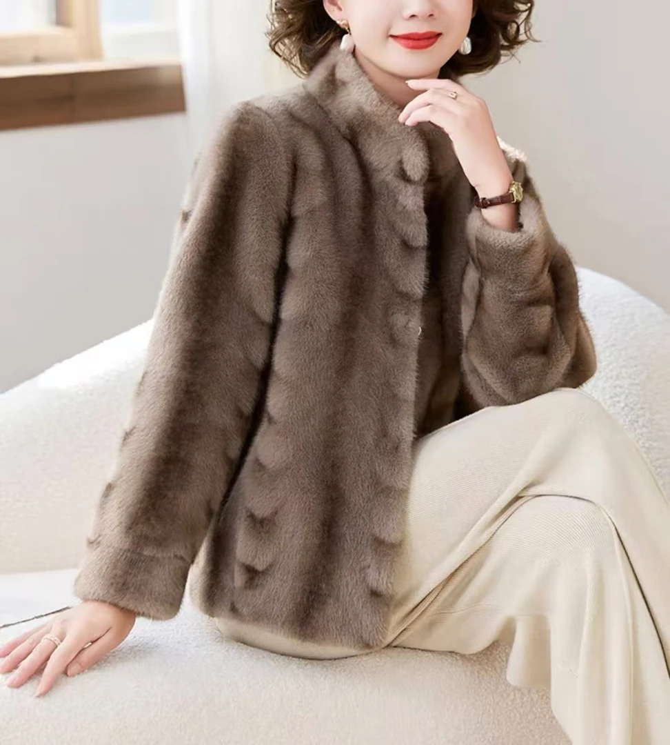 【精品妈妈】2024冬季新款高端短款月牙大衣女装