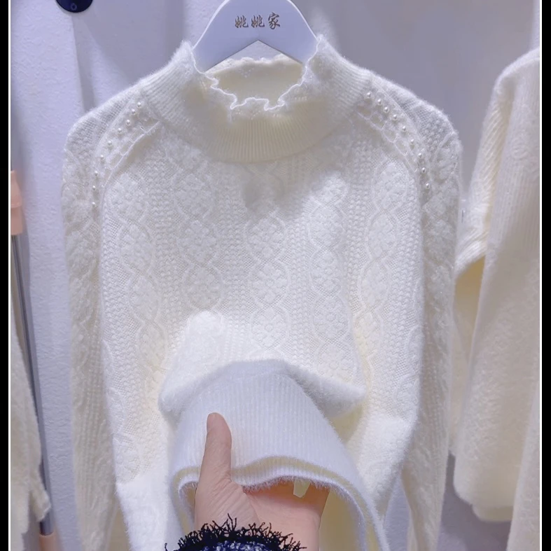 1008法式肩膀钉珠气质立领绞花洋气针织毛衣秋冬软糯上衣女