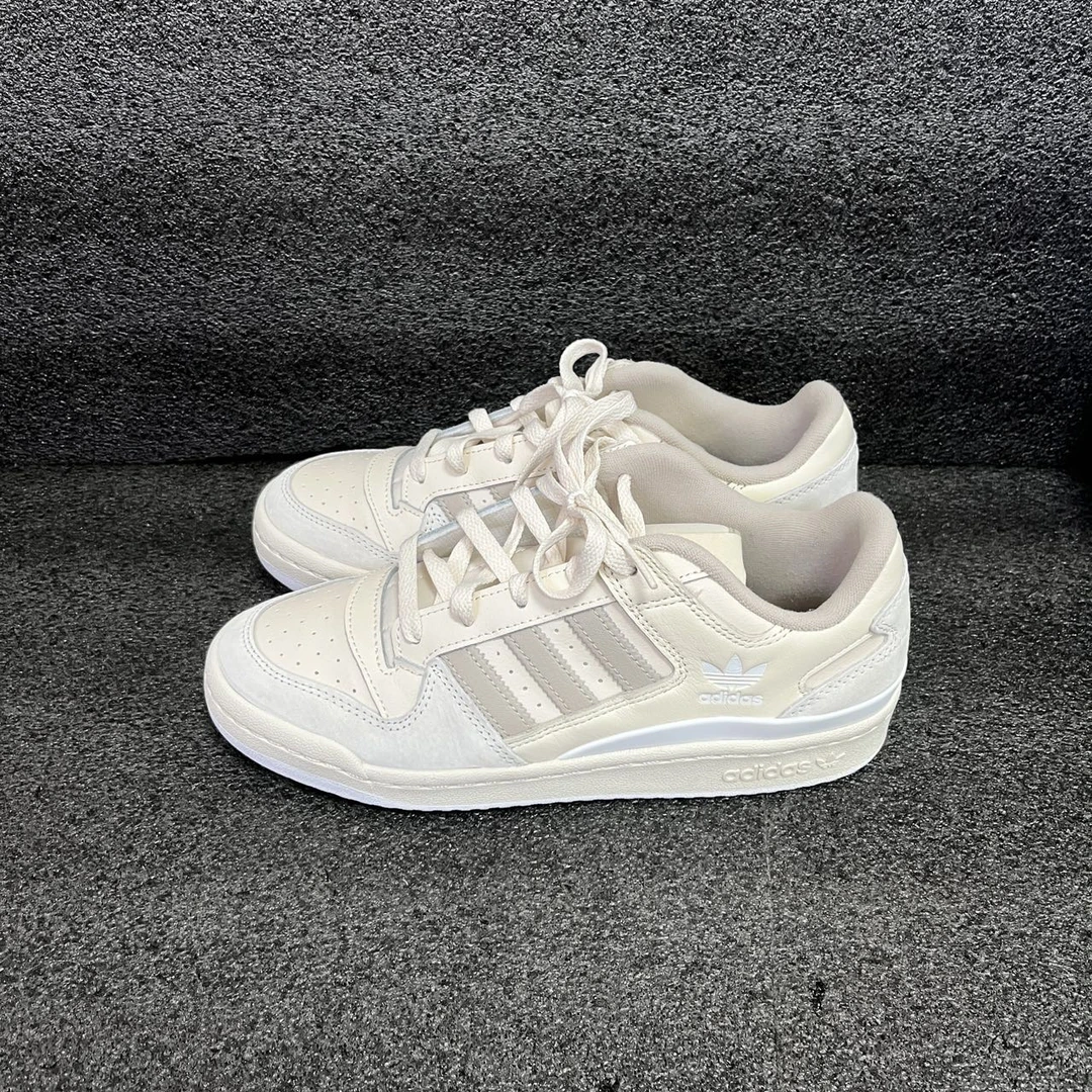 阿迪达斯/40.5码/原盒试穿过/389/三叶草板鞋板鞋/ID7995