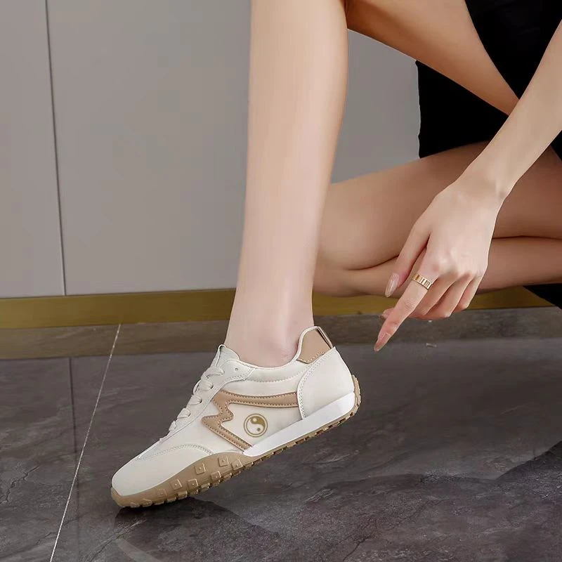 太极鞋女士防滑耐磨太极拳练功鞋武术表演鞋小白鞋春秋款阿甘鞋子