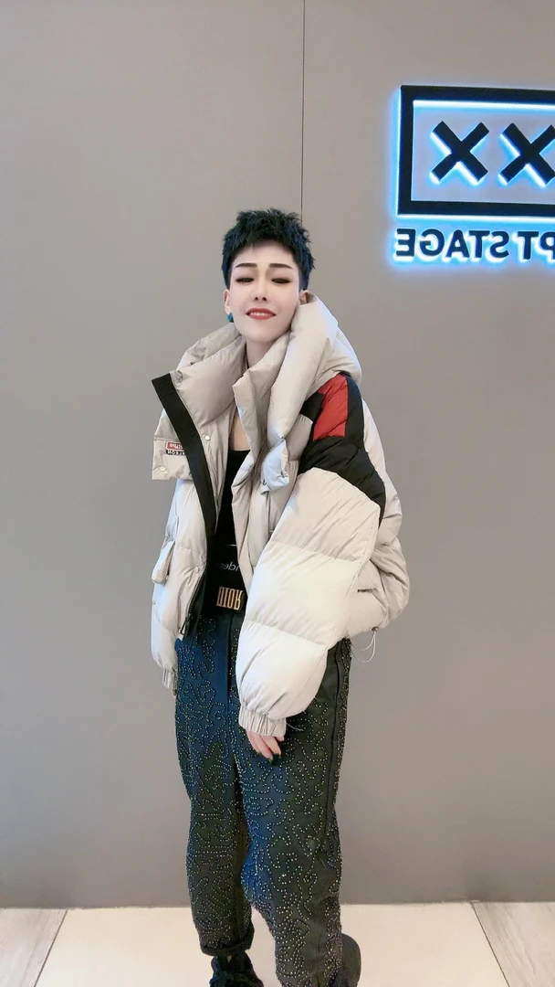 YY欧货潮牌冬款羽绒服8298