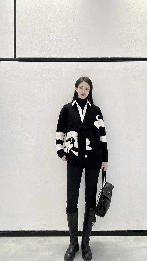 允硕 童趣毛开衫 100绵羊奶 面料舒适遮肉显瘦729283