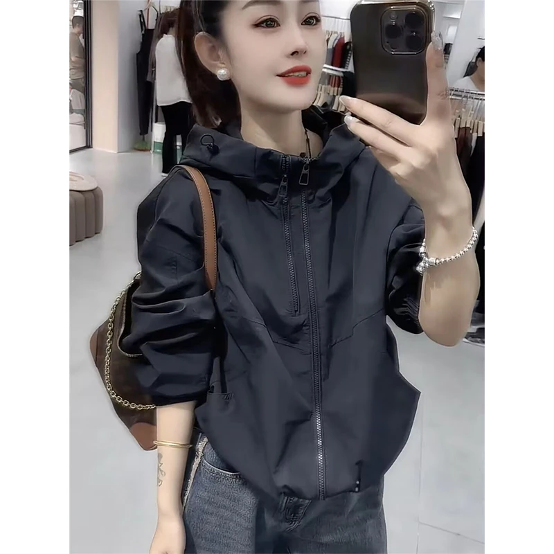 双拉链连帽冲锋衣外套女2025春季新款休闲运动小个子短款夹克上衣