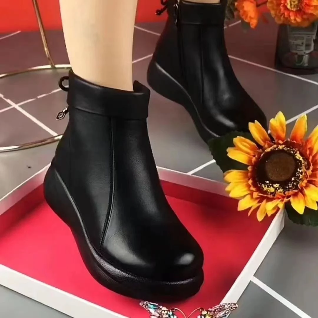 真软皮小短靴冬季新款厚底加绒保暖马丁靴女圆头时尚休闲妈妈鞋子