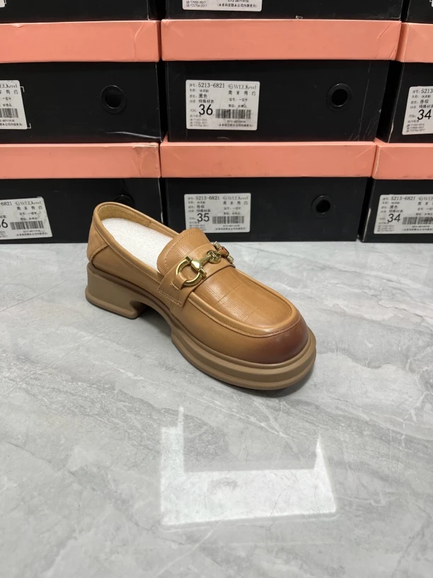 9577 库2土黄色擦色乐福鞋