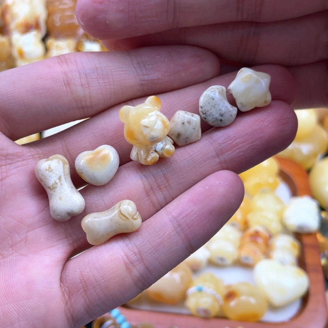 琥珀裸石未镶嵌蜜蜡