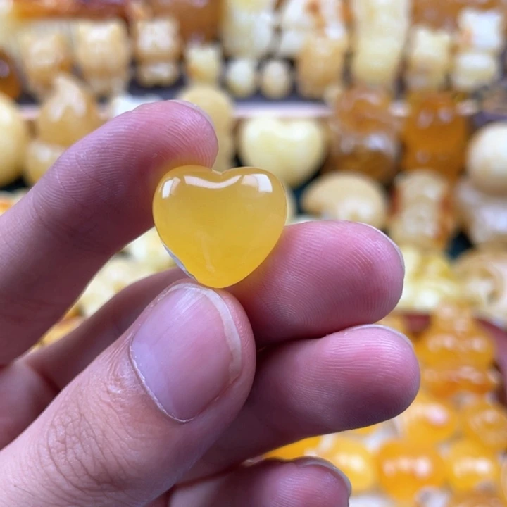 琥珀裸石未镶嵌蜜蜡