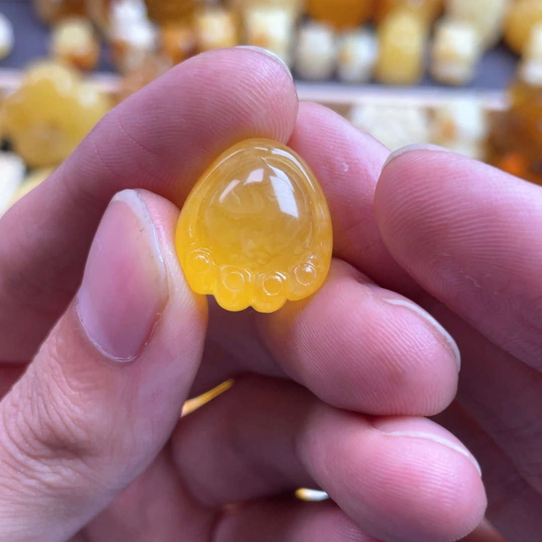 琥珀裸石未镶嵌蜜蜡