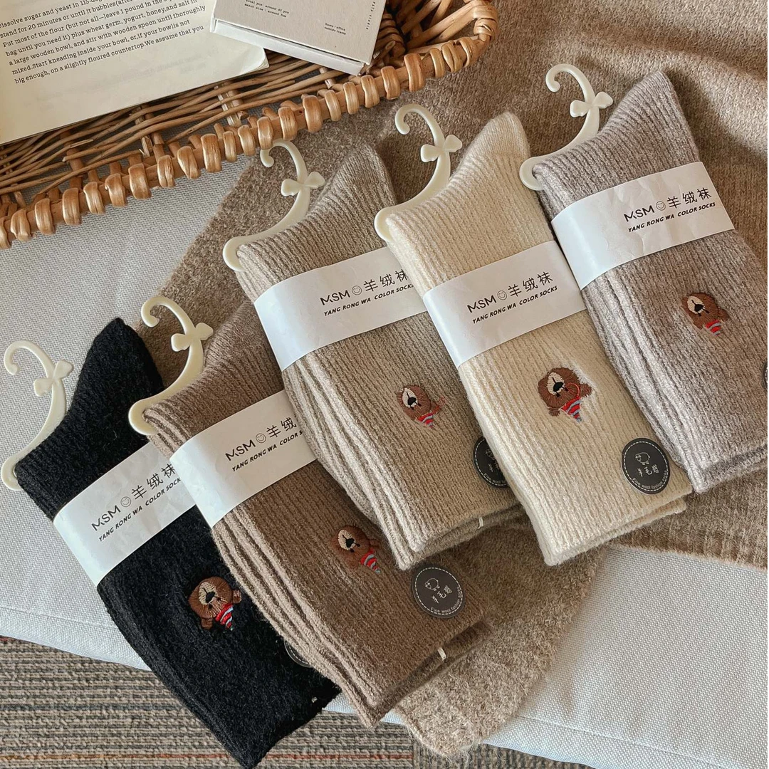 AC-7717 五双装女袜秋冬韩系ins风小熊刺绣中筒袜