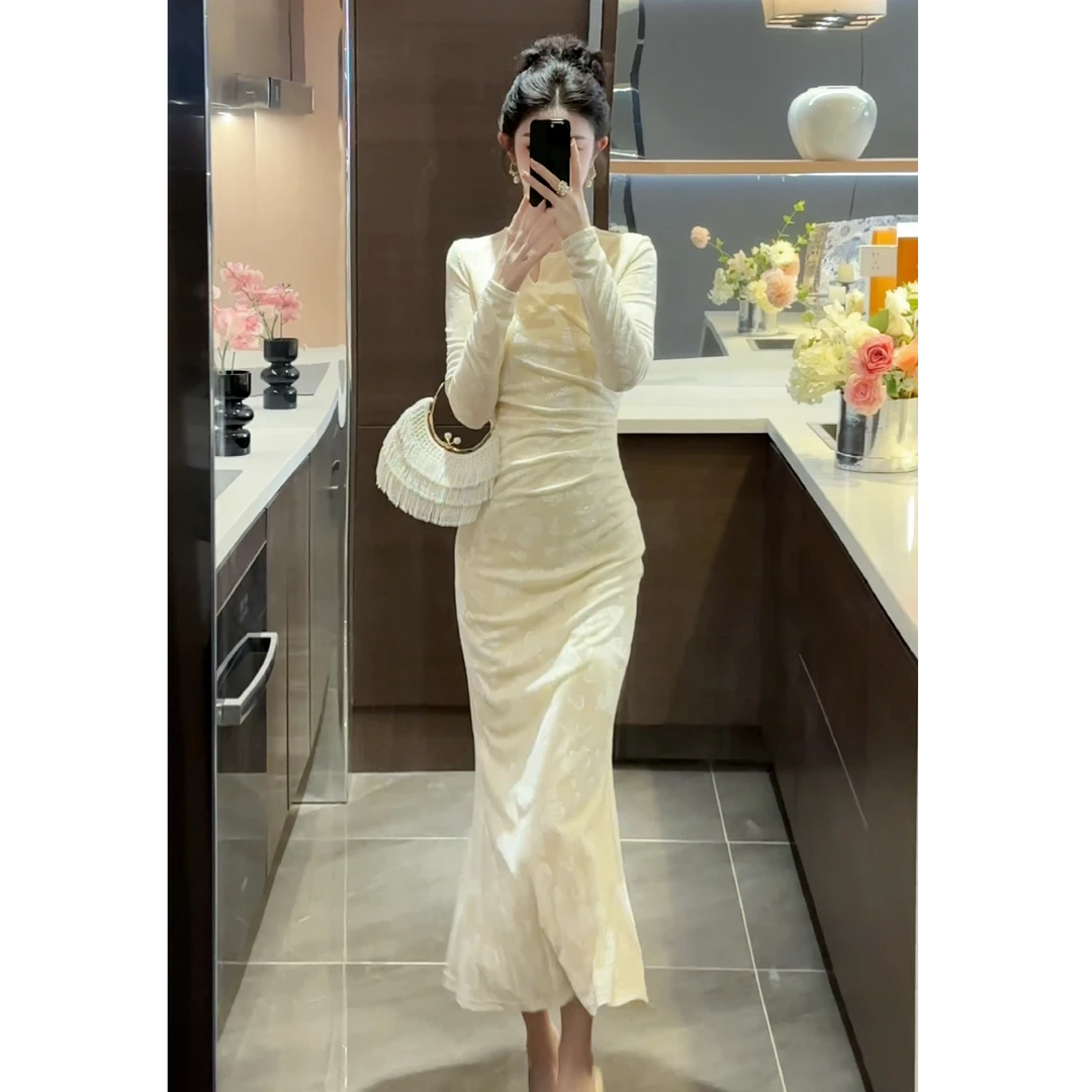 【周粥】【秋思】秋冬丝绒压花收腰弹力气质鱼尾裙JJQ4LYQ5171