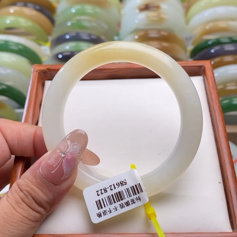 【闪购商品】和田玉手镯未镶嵌5051