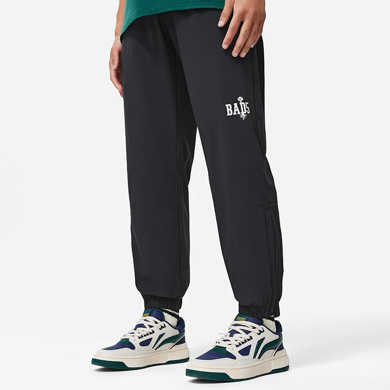 LI-NING/李宁男子反伍时尚潮流休闲百搭宽松舒适运动长裤AYKT495