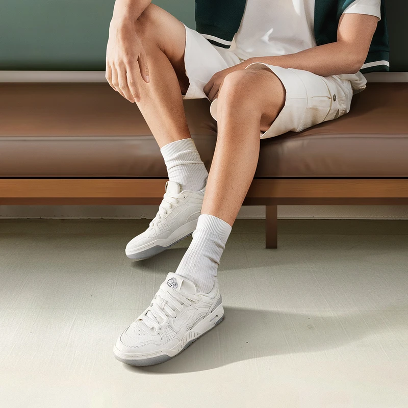 李宁月白2.0男子新款小白鞋柔软舒适经典百搭运动休闲鞋AGCU275