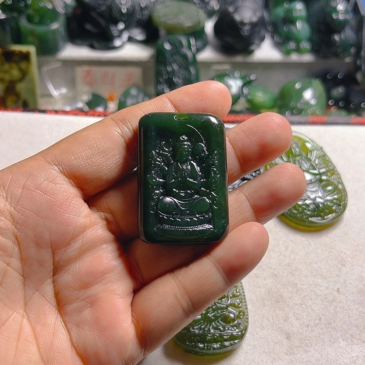 蛇纹石玉颈饰合金发*