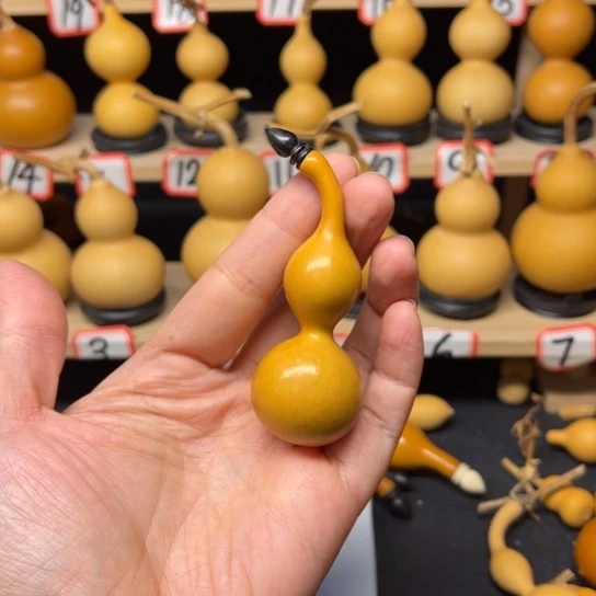 天然小葫芦手把件