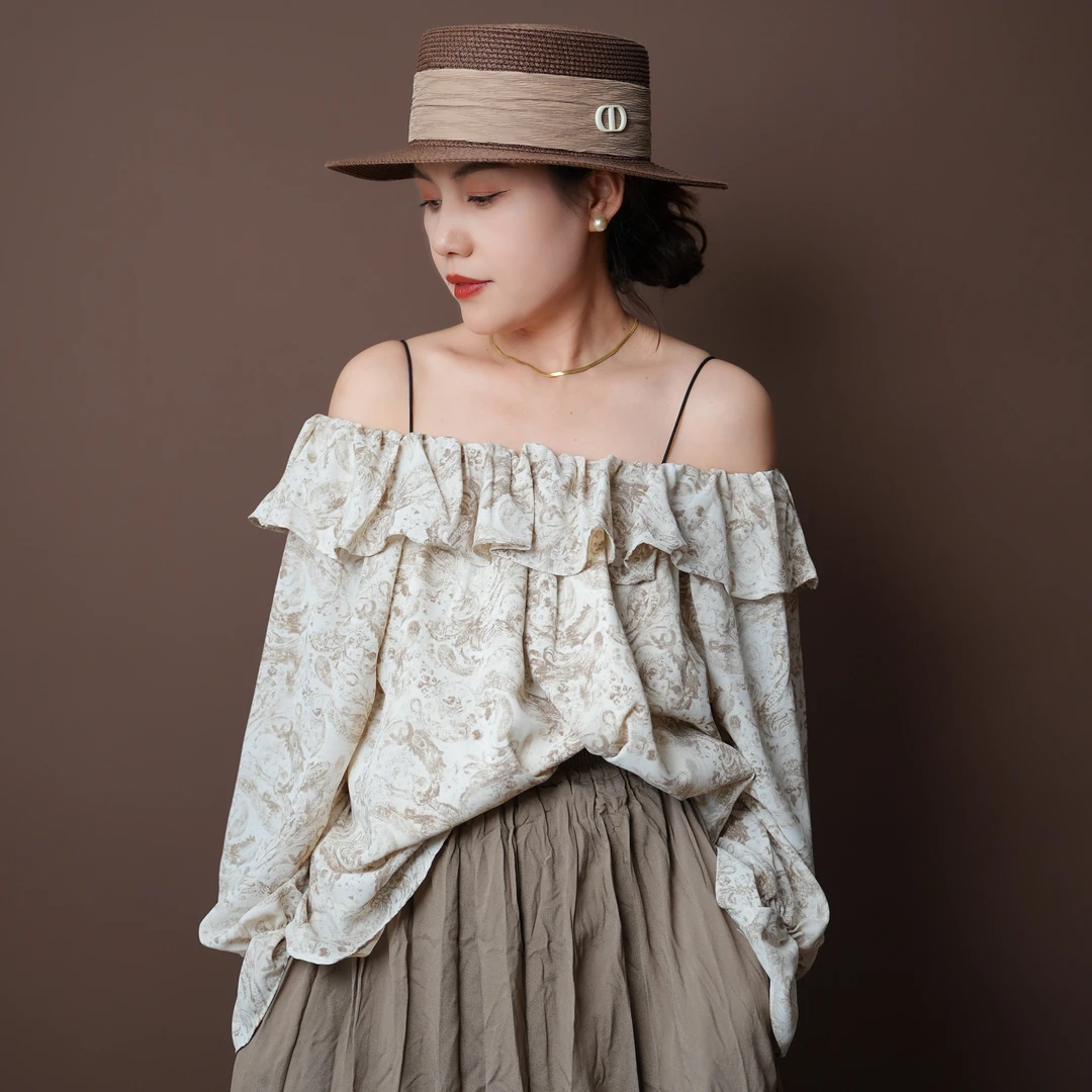 【0512】  法式复古小众独特一字肩  木耳边 宽松慵懒风 露肩花衬衫