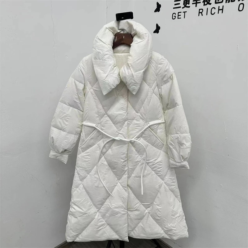 （7.4）潮牌女款白色羽绒服  10051