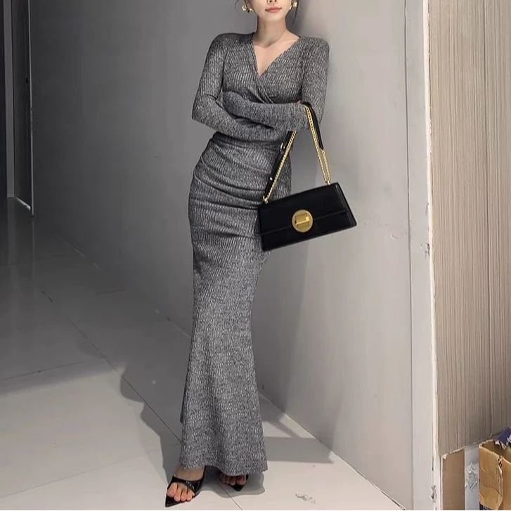 D136轻奢小女人性感辣妹风两件套套装显瘦2024新款V领