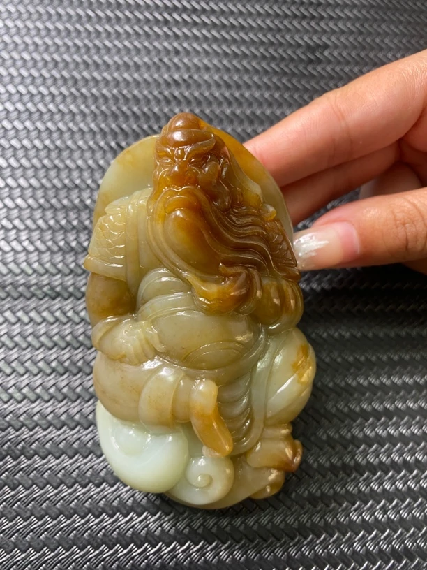 天然和田玉带糖精工细雕红脸关公手把