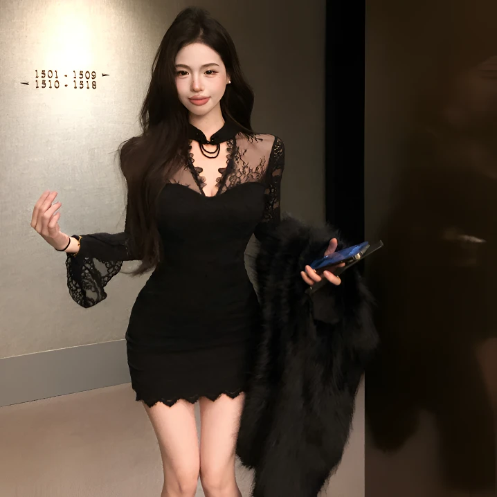 纯欲风辣妹短裙秋冬新款收腰显瘦设计感性感镂空蕾丝包臀连衣裙女