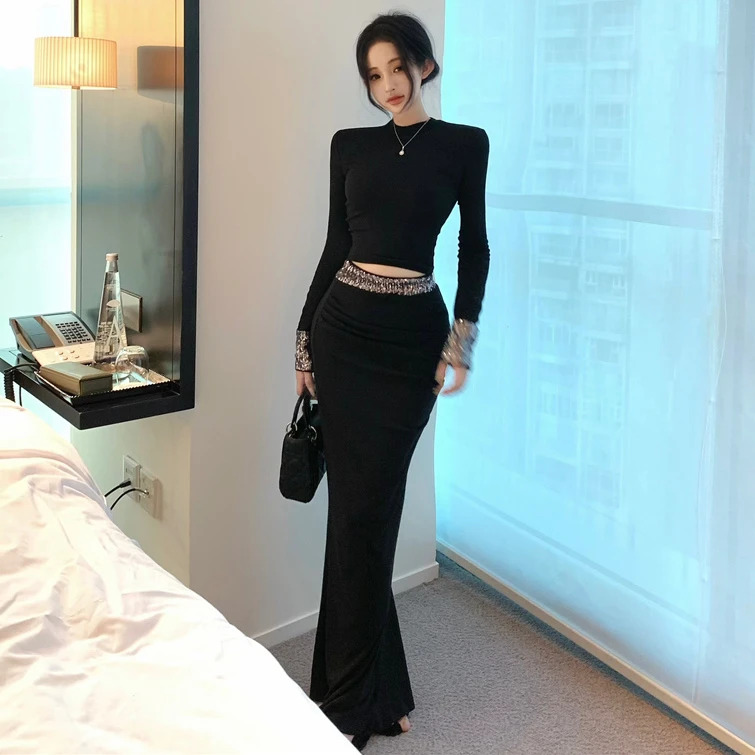 2025年春季新款辣妹洋气设计感短款圆领长袖上衣半身裙长裙两件套