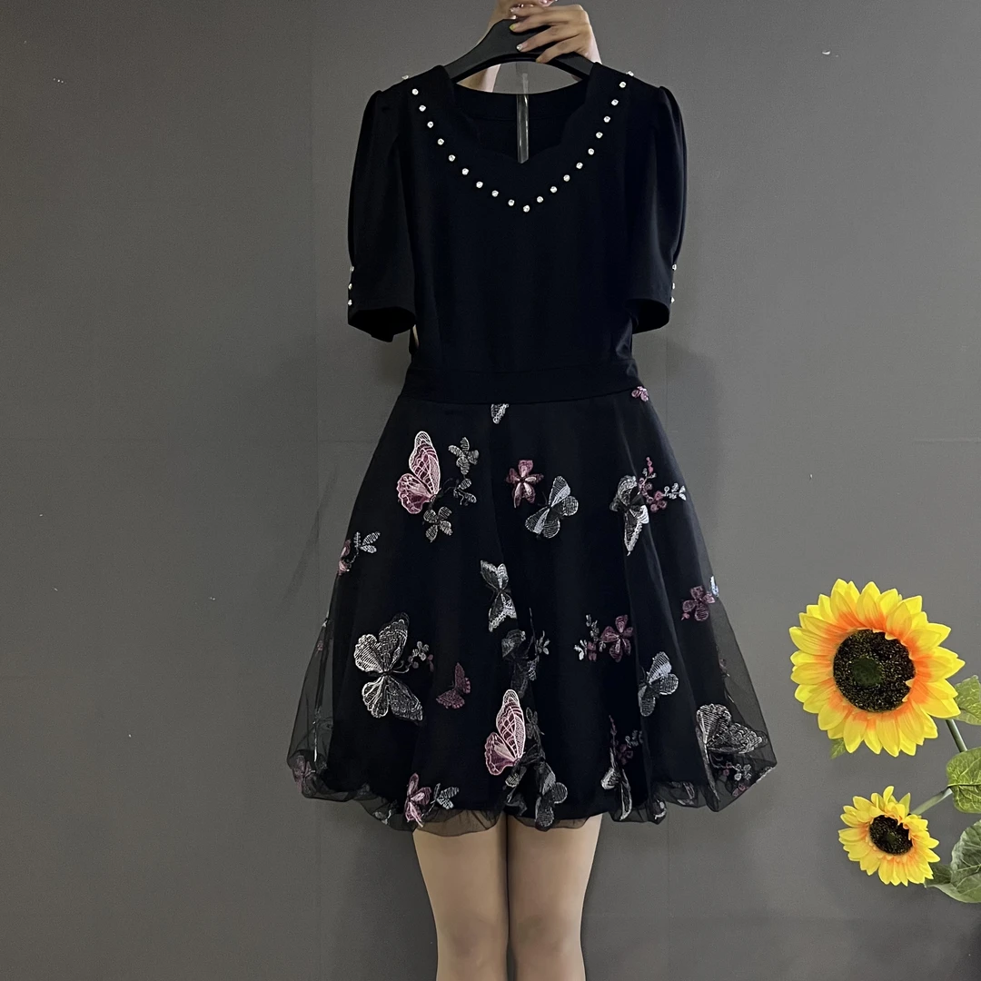 新款时尚气质V领拼接网纱遮肚显瘦大码连衣裙9083