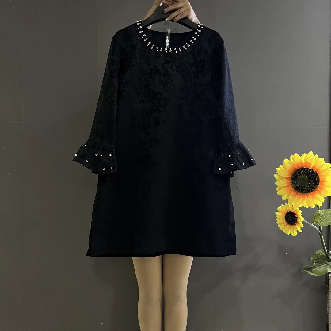 法式赫本风圆领亮钻边宽松遮肚子洋气暗花大码连衣裙