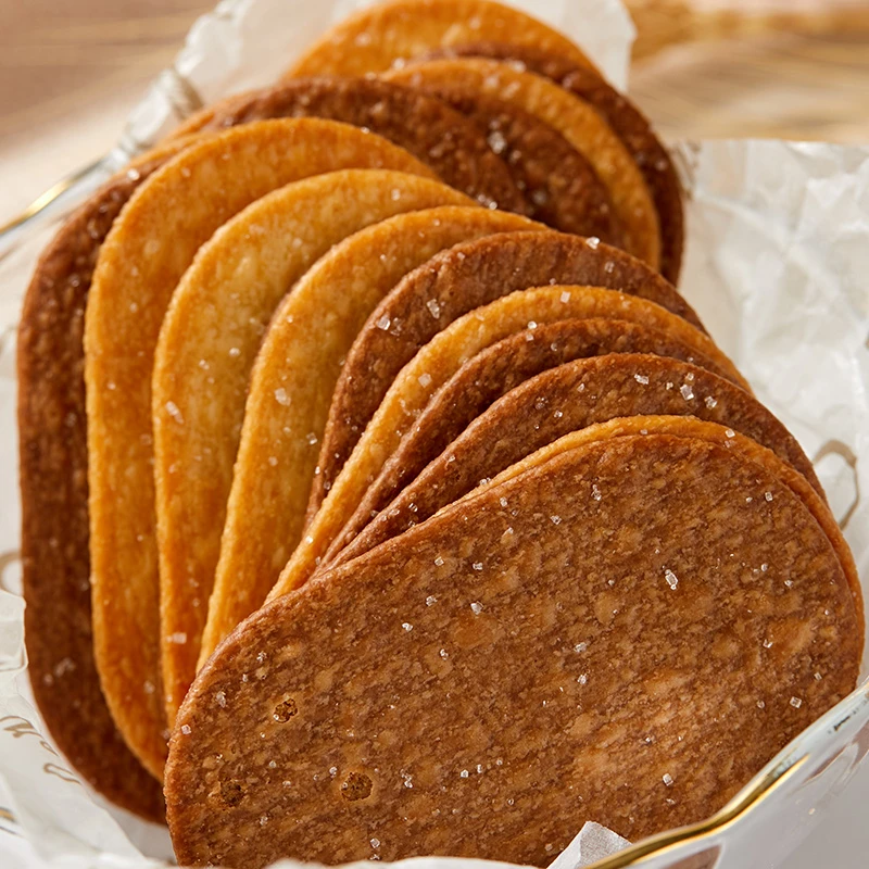 巧克力味海苔味薄脆饼干网红下午茶办公室解馋好吃的零食