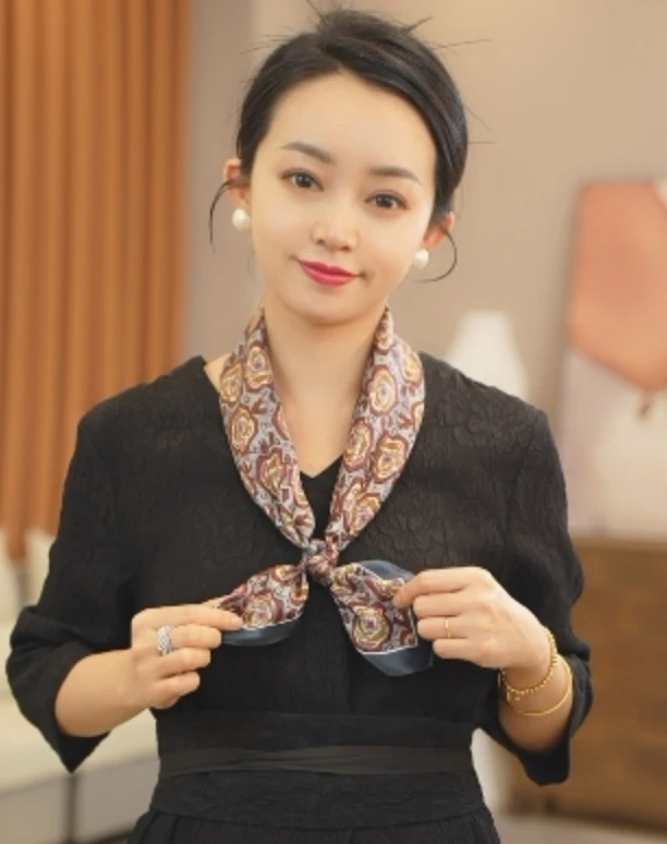 70桑蚕丝方巾-满眼玫瑰-65*65桑蚕丝丝巾百搭时尚围巾优雅run