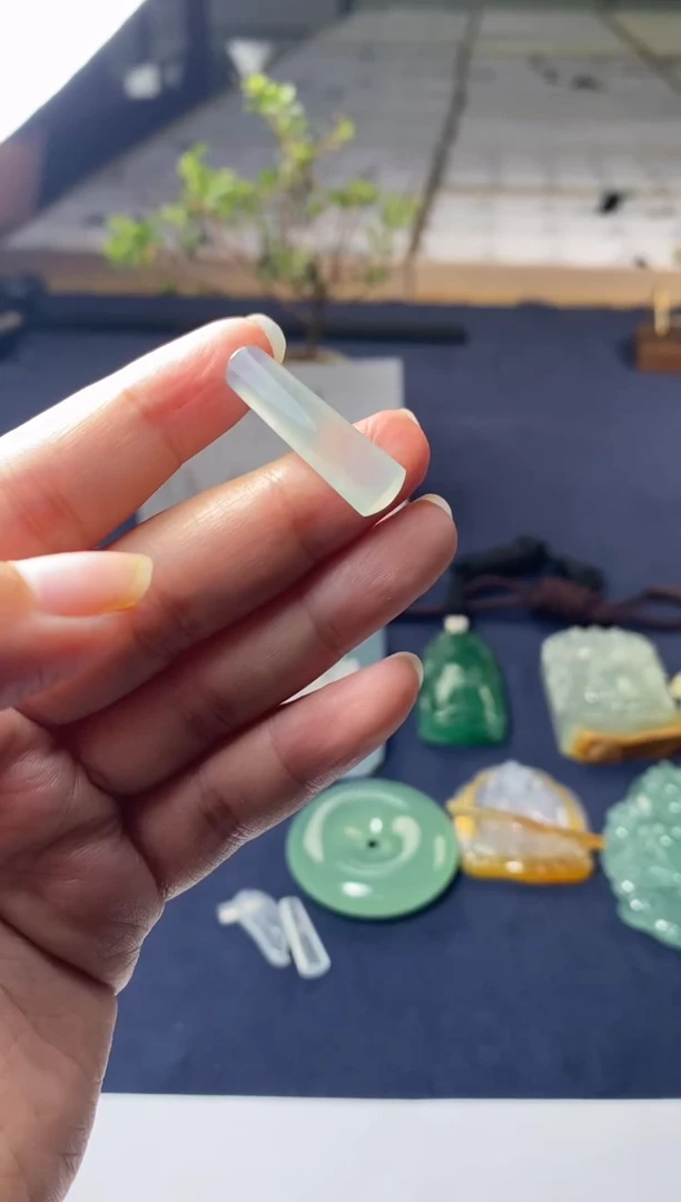 【闪购商品】定制翡翠未镶嵌吊坠