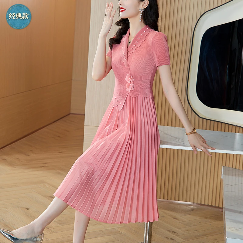 显瘦高贵轻奢女款夏季高档褶皱连衣裙小香风修身亲肤舒服百褶裙子